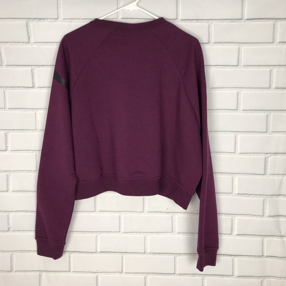 NEW Nike Dri-Fit Cropped Crew Neck Sweatshirt - Picture 3 of 5